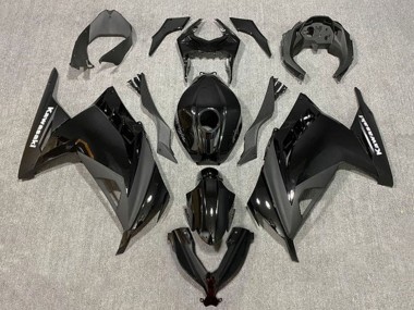 Kawasaki EX300 Motorrad Verkleidung 2013-2017 - Glanzendes Schwarz Matt Schwarz